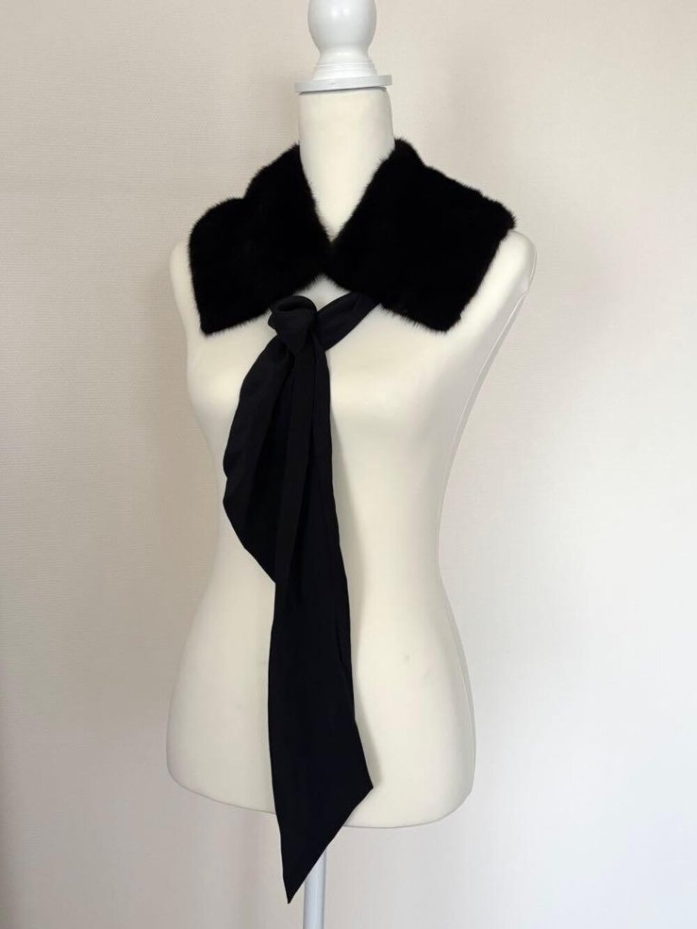 ★SOLD★ Fendi Fatipet Ribbon Shawl Black Scarf - Picture 6 of 13